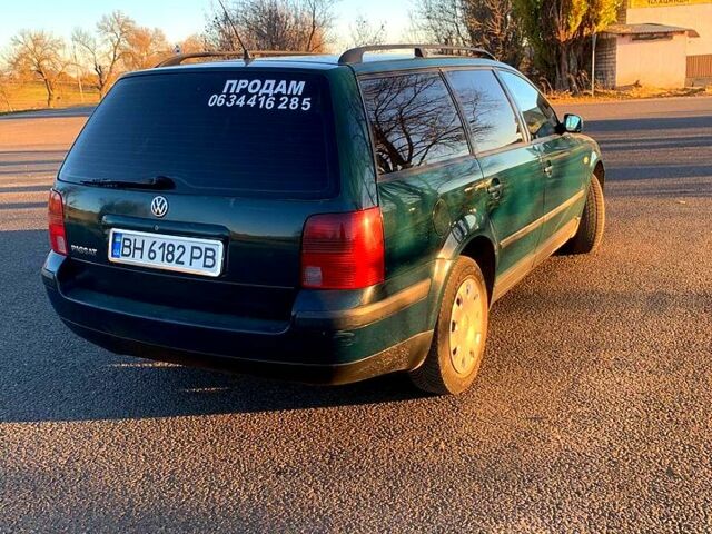 Зеленый Фольксваген Пассат, объемом двигателя 1.9 л и пробегом 300 тыс. км за 3600 $, фото 5 на Automoto.ua