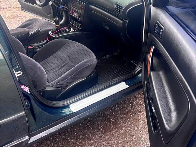 Зеленый Фольксваген Пассат, объемом двигателя 1.9 л и пробегом 302 тыс. км за 3650 $, фото 10 на Automoto.ua