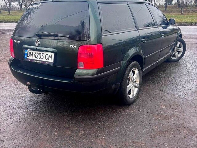 Зеленый Фольксваген Пассат, объемом двигателя 1.9 л и пробегом 302 тыс. км за 3650 $, фото 6 на Automoto.ua