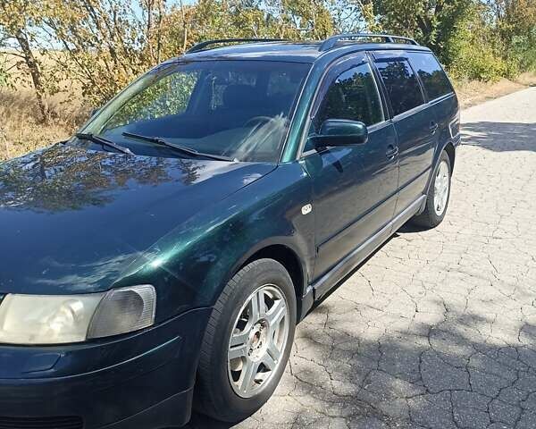 Зеленый Фольксваген Пассат, объемом двигателя 2.5 л и пробегом 332 тыс. км за 3000 $, фото 21 на Automoto.ua