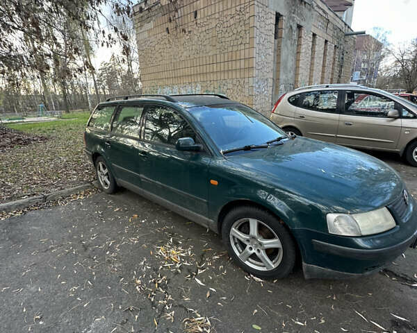 Зелений Фольксваген Пассат, об'ємом двигуна 1.9 л та пробігом 74 тис. км за 3800 $, фото 1 на Automoto.ua