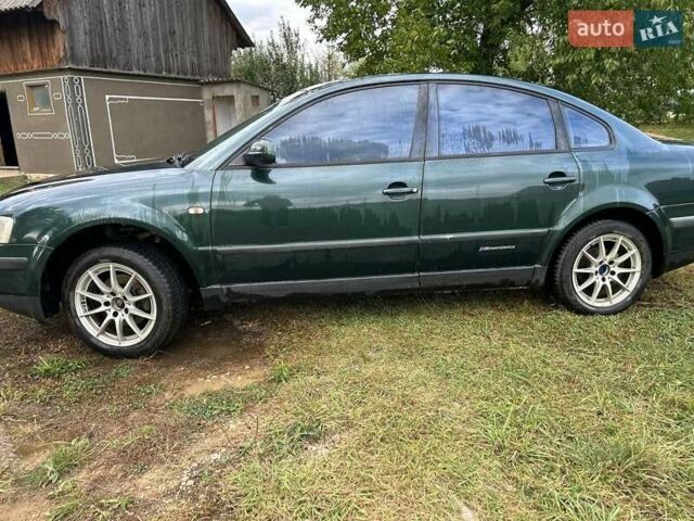 Зеленый Фольксваген Пассат, объемом двигателя 1.6 л и пробегом 320 тыс. км за 3000 $, фото 4 на Automoto.ua