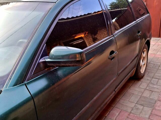 Зеленый Фольксваген Пассат, объемом двигателя 1.8 л и пробегом 0 тыс. км за 2800 $, фото 2 на Automoto.ua