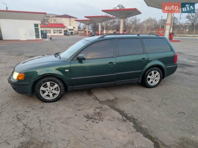 Зеленый Фольксваген Пассат, объемом двигателя 1.9 л и пробегом 475 тыс. км за 4000 $, фото 1 на Automoto.ua