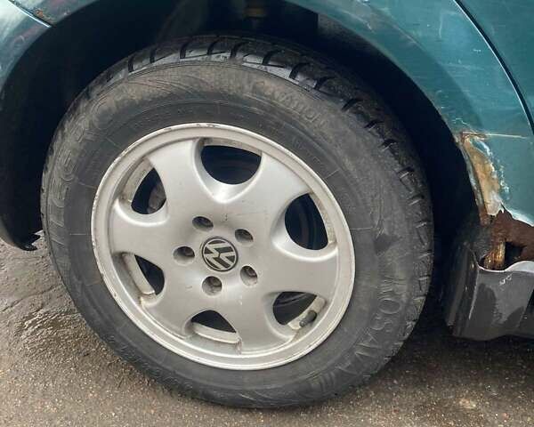 Зеленый Фольксваген Пассат, объемом двигателя 1.8 л и пробегом 224 тыс. км за 2500 $, фото 6 на Automoto.ua