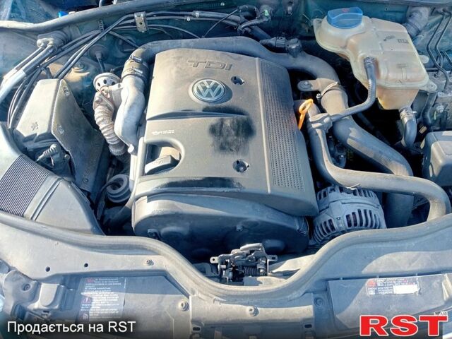 Зелений Фольксваген Пассат, об'ємом двигуна 1.9 л та пробігом 295 тис. км за 3000 $, фото 2 на Automoto.ua