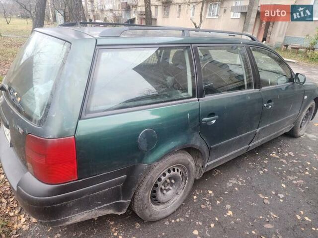 Зелений Фольксваген Пассат, об'ємом двигуна 1.9 л та пробігом 500 тис. км за 3000 $, фото 3 на Automoto.ua