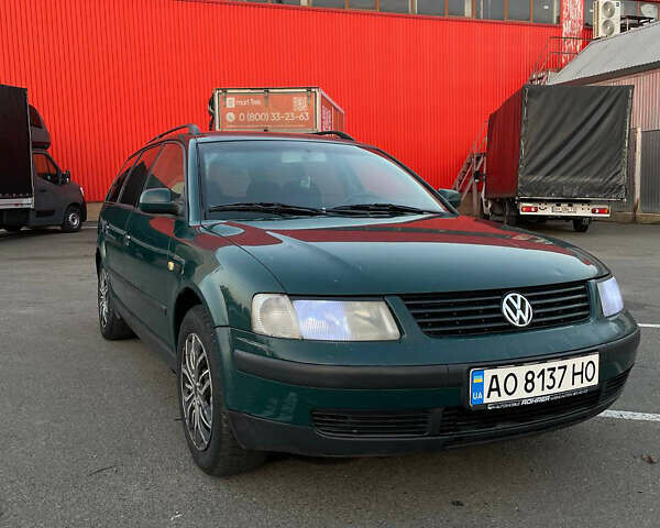 Зеленый Фольксваген Пассат, объемом двигателя 1.6 л и пробегом 365 тыс. км за 3100 $, фото 1 на Automoto.ua