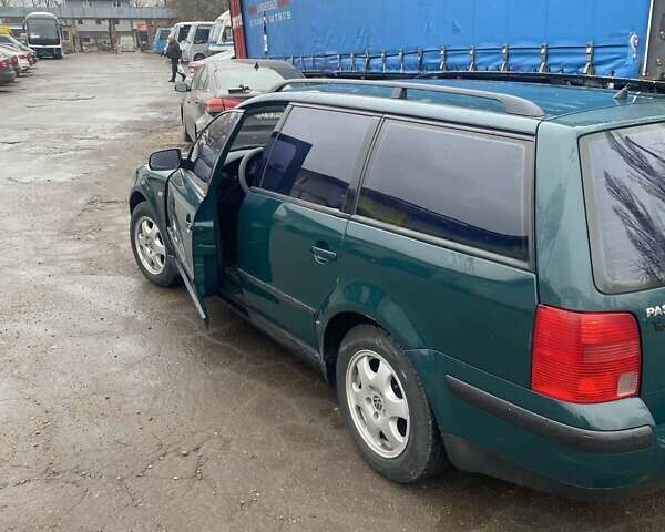 Зеленый Фольксваген Пассат, объемом двигателя 1.8 л и пробегом 224 тыс. км за 2500 $, фото 8 на Automoto.ua