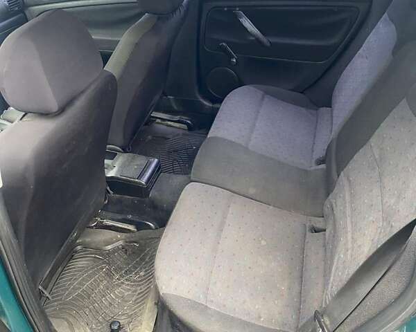 Зеленый Фольксваген Пассат, объемом двигателя 1.8 л и пробегом 224 тыс. км за 2500 $, фото 12 на Automoto.ua