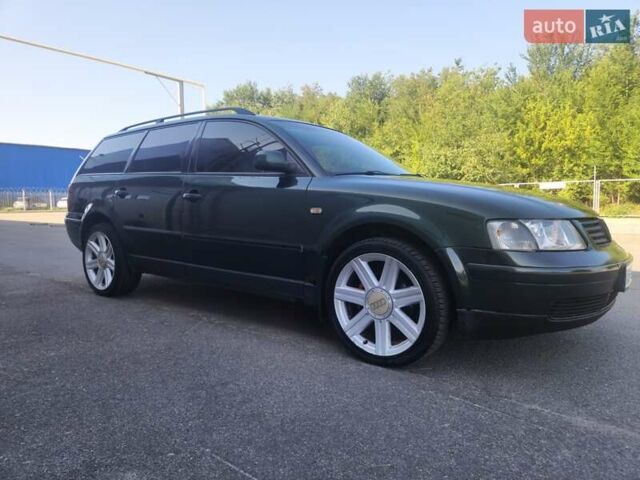 Зеленый Фольксваген Пассат, объемом двигателя 2.8 л и пробегом 305 тыс. км за 5200 $, фото 2 на Automoto.ua