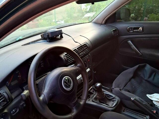 Зеленый Фольксваген Пассат, объемом двигателя 1.8 л и пробегом 0 тыс. км за 2800 $, фото 5 на Automoto.ua