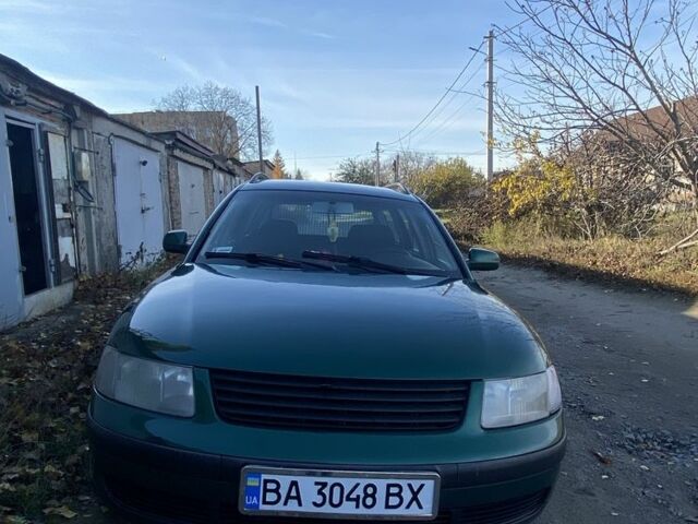 Зеленый Фольксваген Пассат, объемом двигателя 1.6 л и пробегом 500 тыс. км за 3100 $, фото 4 на Automoto.ua