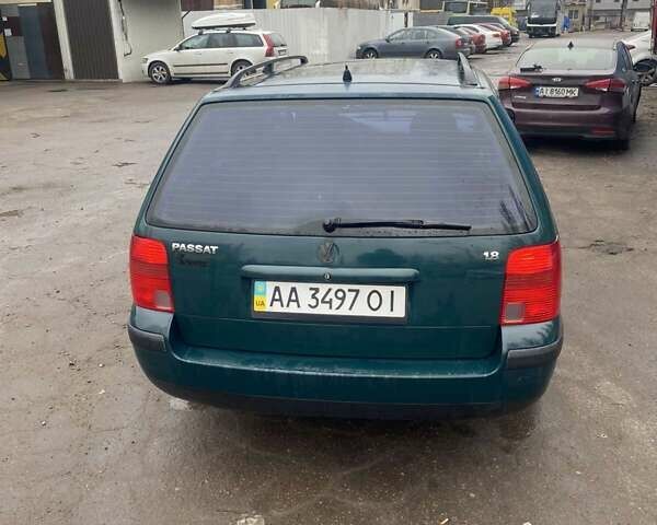 Зеленый Фольксваген Пассат, объемом двигателя 1.8 л и пробегом 224 тыс. км за 2500 $, фото 2 на Automoto.ua
