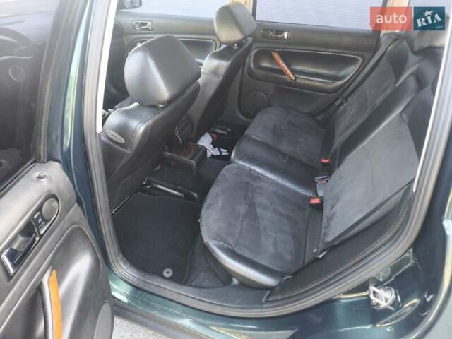 Зеленый Фольксваген Пассат, объемом двигателя 2.8 л и пробегом 305 тыс. км за 5200 $, фото 17 на Automoto.ua