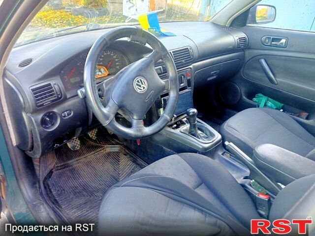 Зелений Фольксваген Пассат, об'ємом двигуна 1.9 л та пробігом 295 тис. км за 3000 $, фото 1 на Automoto.ua