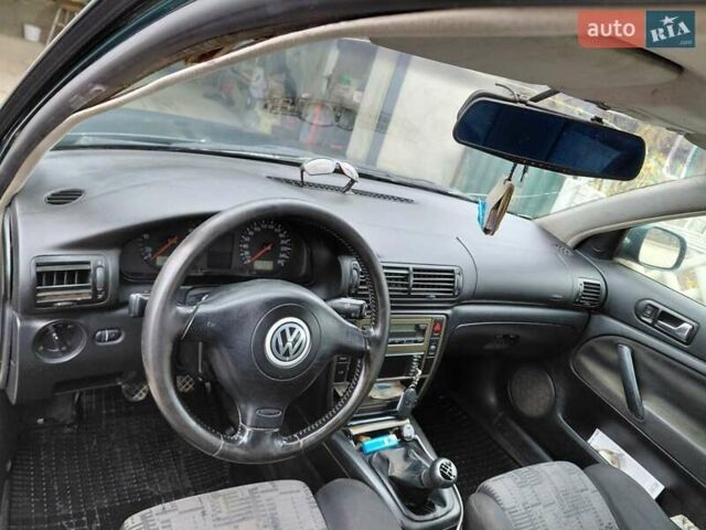 Зелений Фольксваген Пассат, об'ємом двигуна 2.5 л та пробігом 430 тис. км за 3000 $, фото 12 на Automoto.ua