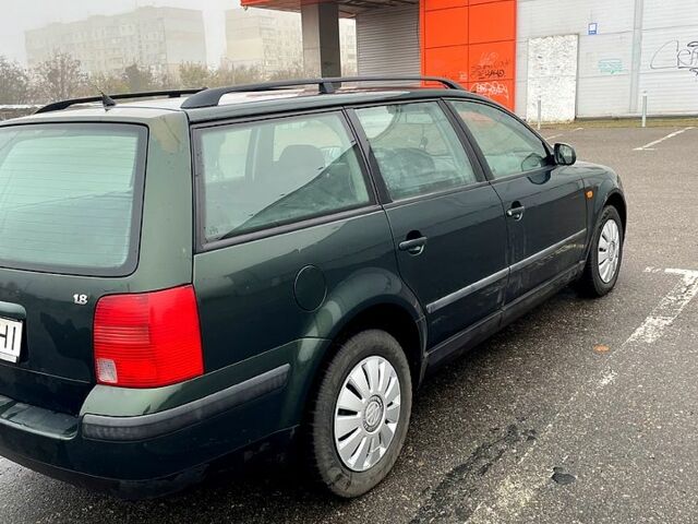 Зелений Фольксваген Пассат, об'ємом двигуна 1.8 л та пробігом 290 тис. км за 3300 $, фото 3 на Automoto.ua