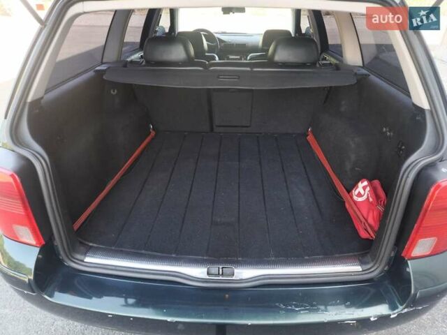 Зеленый Фольксваген Пассат, объемом двигателя 2.8 л и пробегом 305 тыс. км за 5200 $, фото 10 на Automoto.ua