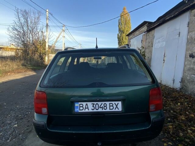 Зеленый Фольксваген Пассат, объемом двигателя 1.6 л и пробегом 500 тыс. км за 3100 $, фото 5 на Automoto.ua