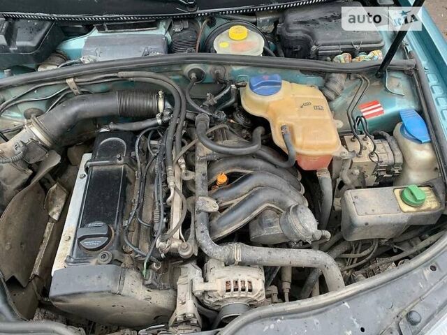Зелений Фольксваген Пассат, об'ємом двигуна 1.6 л та пробігом 350 тис. км за 3500 $, фото 9 на Automoto.ua