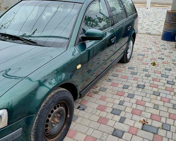 Зелений Фольксваген Пассат, об'ємом двигуна 2.5 л та пробігом 430 тис. км за 3000 $, фото 5 на Automoto.ua