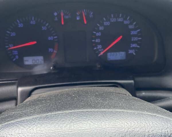 Зеленый Фольксваген Пассат, объемом двигателя 1.8 л и пробегом 224 тыс. км за 2500 $, фото 3 на Automoto.ua