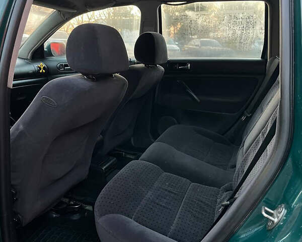 Зеленый Фольксваген Пассат, объемом двигателя 1.6 л и пробегом 365 тыс. км за 3100 $, фото 6 на Automoto.ua