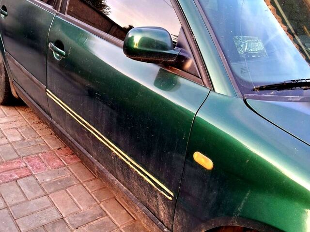 Зеленый Фольксваген Пассат, объемом двигателя 1.8 л и пробегом 0 тыс. км за 2800 $, фото 3 на Automoto.ua