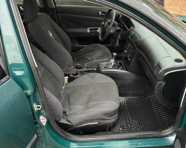 Зеленый Фольксваген Пассат, объемом двигателя 1.9 л и пробегом 390 тыс. км за 1600 $, фото 10 на Automoto.ua