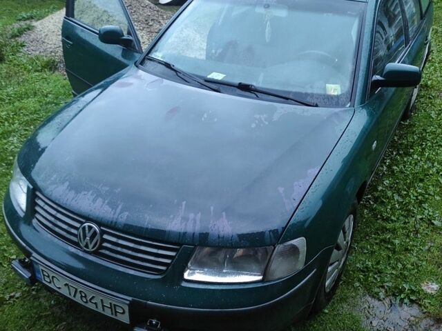 Зелений Фольксваген Пассат, об'ємом двигуна 1.9 л та пробігом 300 тис. км за 2400 $, фото 1 на Automoto.ua