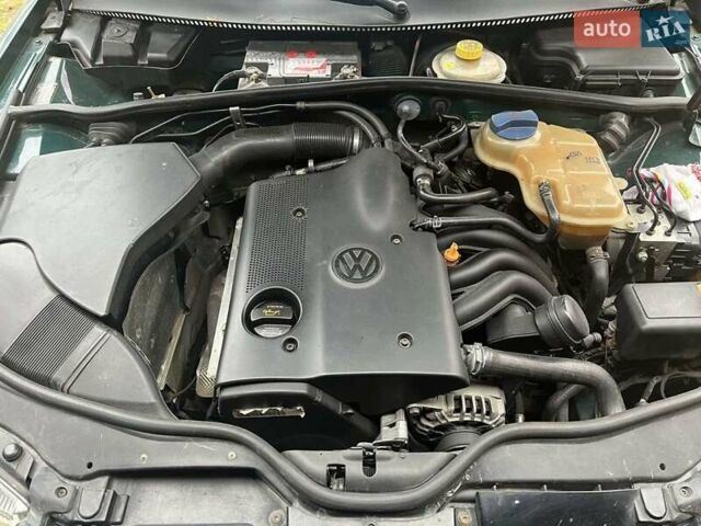 Зелений Фольксваген Пассат, об'ємом двигуна 1.6 л та пробігом 236 тис. км за 3200 $, фото 5 на Automoto.ua