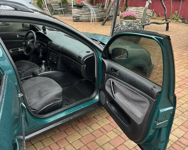 Зеленый Фольксваген Пассат, объемом двигателя 1.9 л и пробегом 390 тыс. км за 1600 $, фото 11 на Automoto.ua