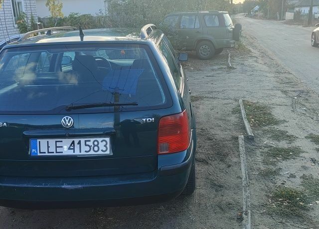 Зеленый Фольксваген Пассат, объемом двигателя 2 л и пробегом 471 тыс. км за 2300 $, фото 6 на Automoto.ua