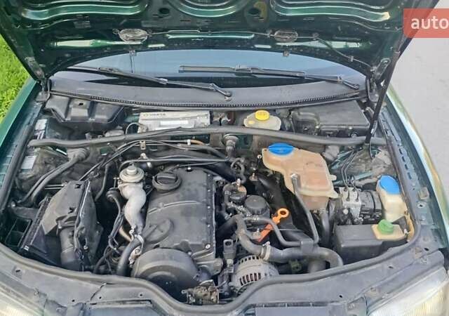 Зелений Фольксваген Пассат, об'ємом двигуна 1.9 л та пробігом 356 тис. км за 3699 $, фото 6 на Automoto.ua