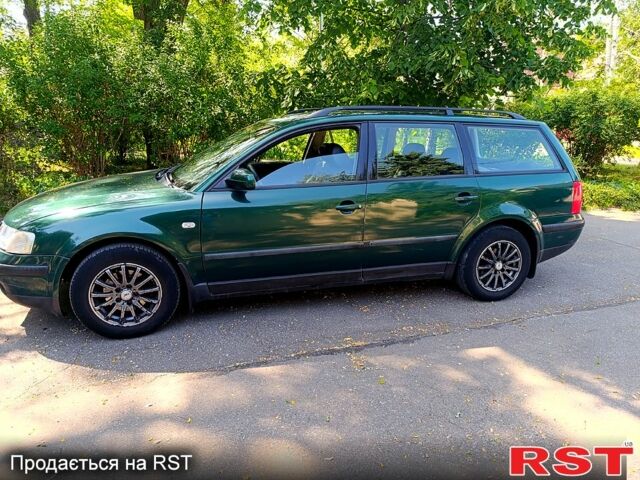 Зелений Фольксваген Пассат, об'ємом двигуна 1.8 л та пробігом 244 тис. км за 4350 $, фото 1 на Automoto.ua