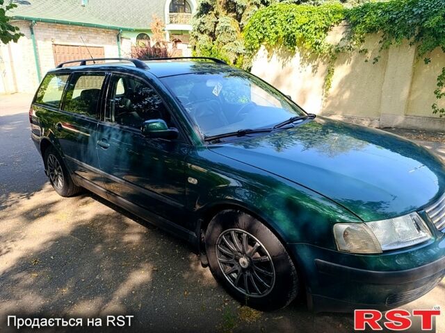 Зелений Фольксваген Пассат, об'ємом двигуна 1.8 л та пробігом 244 тис. км за 4350 $, фото 2 на Automoto.ua