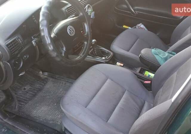 Зелений Фольксваген Пассат, об'ємом двигуна 1.9 л та пробігом 356 тис. км за 3699 $, фото 11 на Automoto.ua