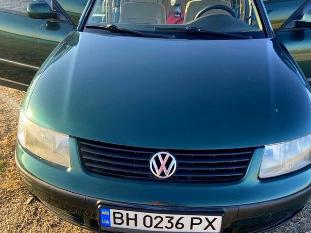 Зеленый Фольксваген Пассат, объемом двигателя 1.8 л и пробегом 300 тыс. км за 3990 $, фото 3 на Automoto.ua
