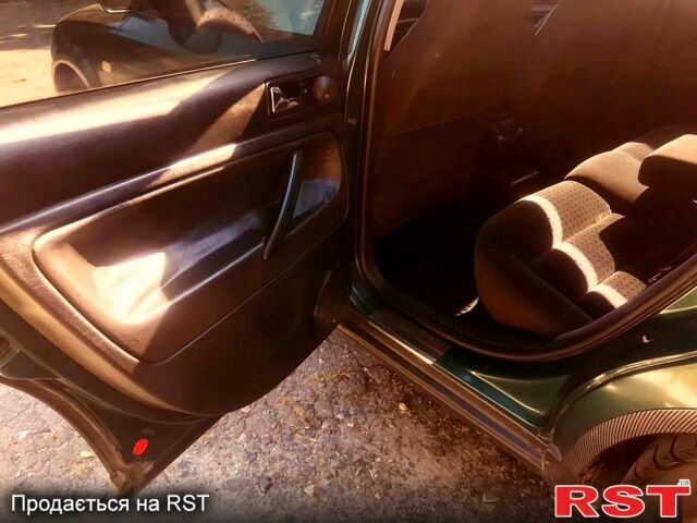 Зеленый Фольксваген Пассат, объемом двигателя 1.9 л и пробегом 357 тыс. км за 4200 $, фото 5 на Automoto.ua