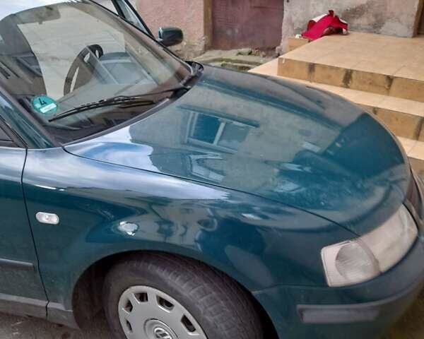 Зелений Фольксваген Пассат, об'ємом двигуна 1.6 л та пробігом 270 тис. км за 3600 $, фото 7 на Automoto.ua