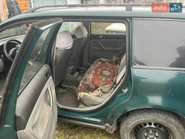 Зелений Фольксваген Пассат, об'ємом двигуна 1.6 л та пробігом 236 тис. км за 3200 $, фото 9 на Automoto.ua