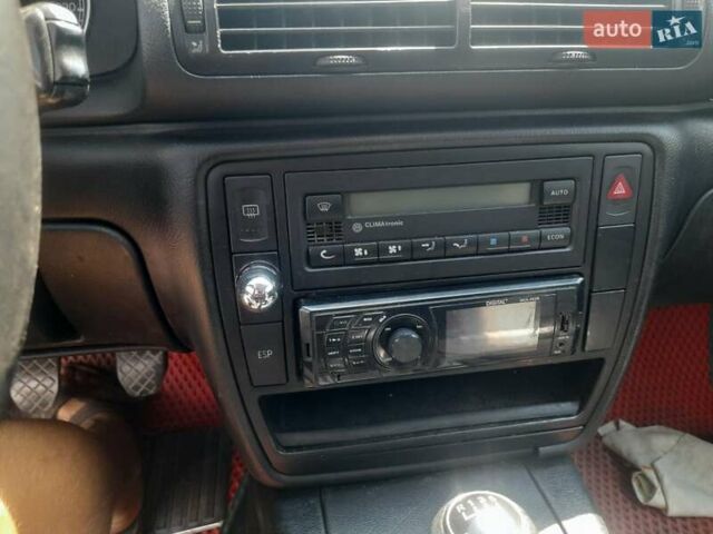 Зеленый Фольксваген Пассат, объемом двигателя 2.5 л и пробегом 400 тыс. км за 3100 $, фото 9 на Automoto.ua