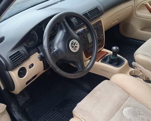 Зелений Фольксваген Пассат, об'ємом двигуна 1.9 л та пробігом 300 тис. км за 3300 $, фото 3 на Automoto.ua