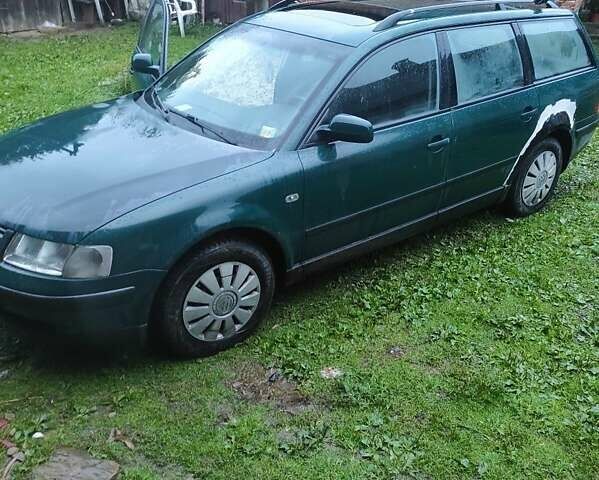 Зелений Фольксваген Пассат, об'ємом двигуна 1.9 л та пробігом 300 тис. км за 2400 $, фото 1 на Automoto.ua