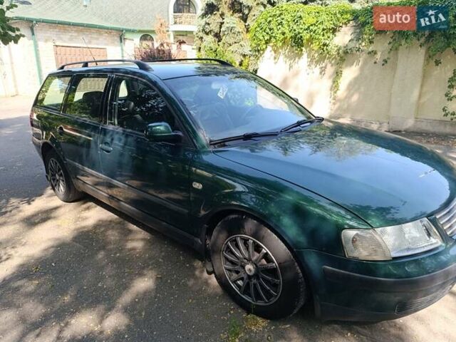 Зелений Фольксваген Пассат, об'ємом двигуна 1.8 л та пробігом 242 тис. км за 4500 $, фото 2 на Automoto.ua