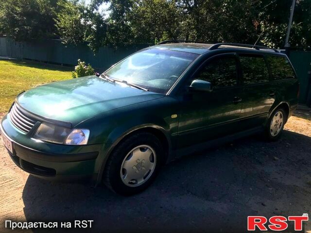 Зеленый Фольксваген Пассат, объемом двигателя 1.9 л и пробегом 357 тыс. км за 4200 $, фото 1 на Automoto.ua