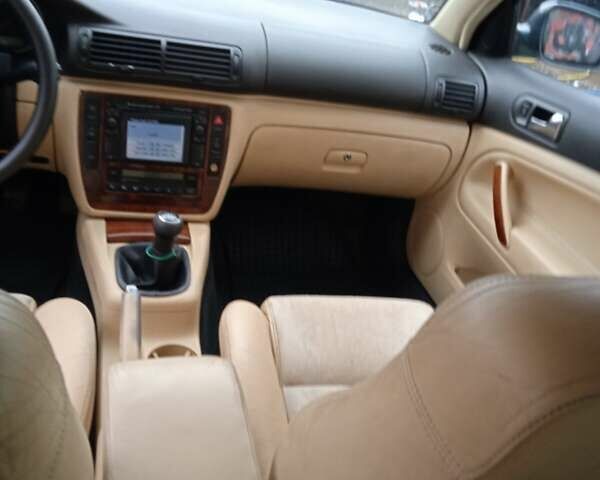 Зелений Фольксваген Пассат, об'ємом двигуна 1.9 л та пробігом 300 тис. км за 3300 $, фото 4 на Automoto.ua