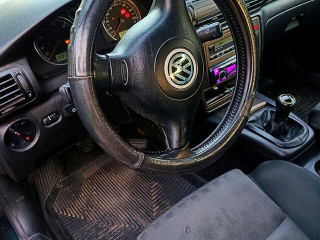 Зелений Фольксваген Пассат, об'ємом двигуна 2 л та пробігом 338 тис. км за 3800 $, фото 2 на Automoto.ua