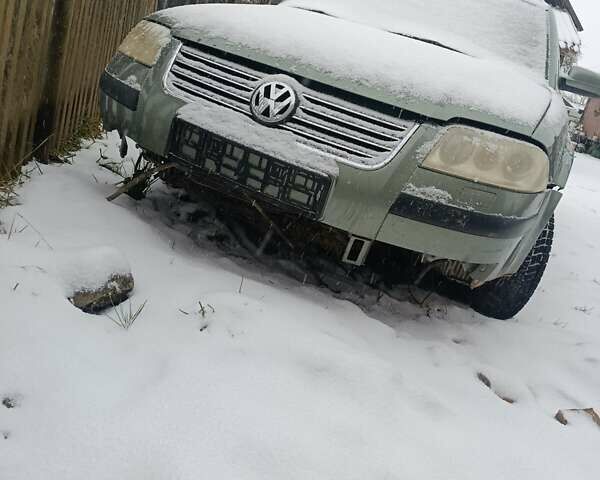 Зеленый Фольксваген Пассат, объемом двигателя 1.8 л и пробегом 170 тыс. км за 2000 $, фото 4 на Automoto.ua